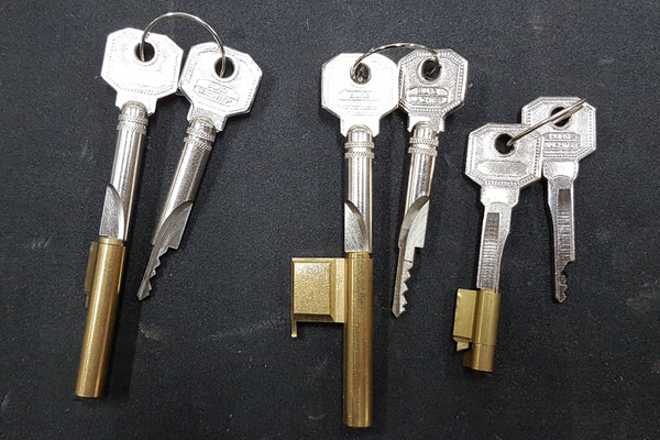 Schlüssellochsperrer für Zimmertüren mit Buntbartschlössern und Möbel