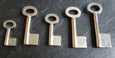 Vollbartschlüssel und Stahl Gussschlüssel  gebohrt (Halmschlüssel)